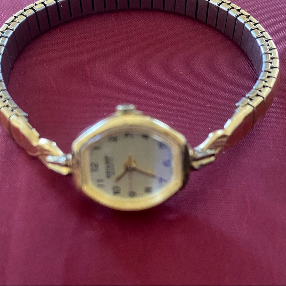 Ladies Watch - Picture 3 of 4